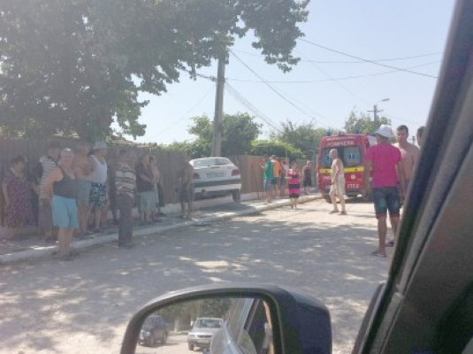 Cascadorie cu maşina într-un gard! S-a întâmplat în Palazu Mare